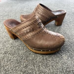 UGG Vivica Camel Leather Clog Wooden Heel Shearling Insole Studded Size 6 US